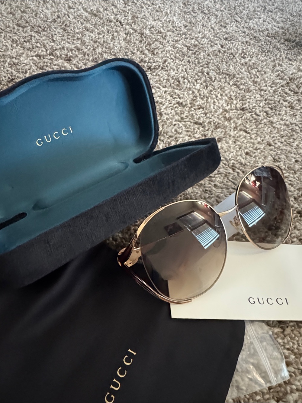 NIB Gucci GG0225S gold metal oversized GG logo sunglasses retails $605 - Picture 4 of 9